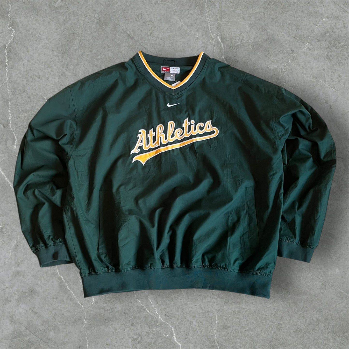 Vintage Nike MLB Oakland Athletics Windbreaker Pullover Jacket XL – 2000s Genuine Merchandise (XL)
