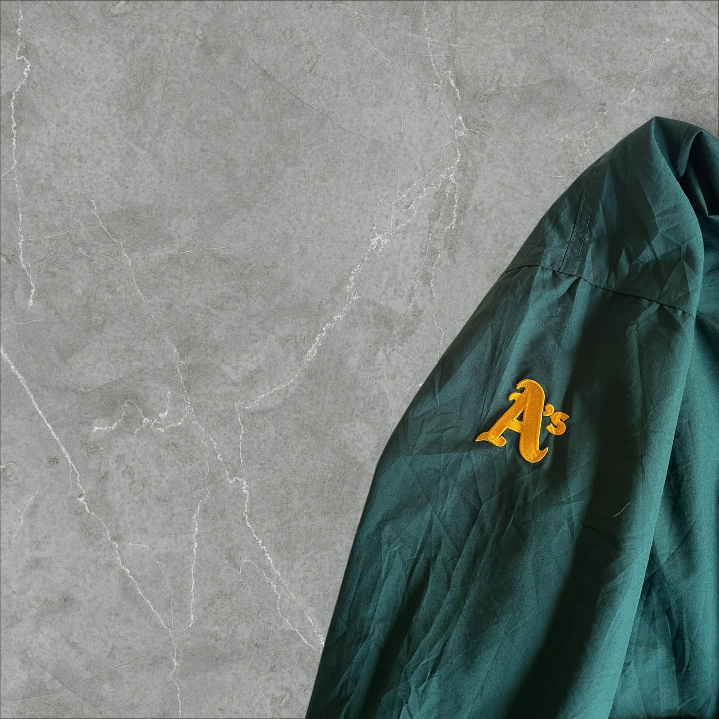 Vintage Nike MLB Oakland Athletics Windbreaker Pullover Jacket XL – 2000s Genuine Merchandise (XL)