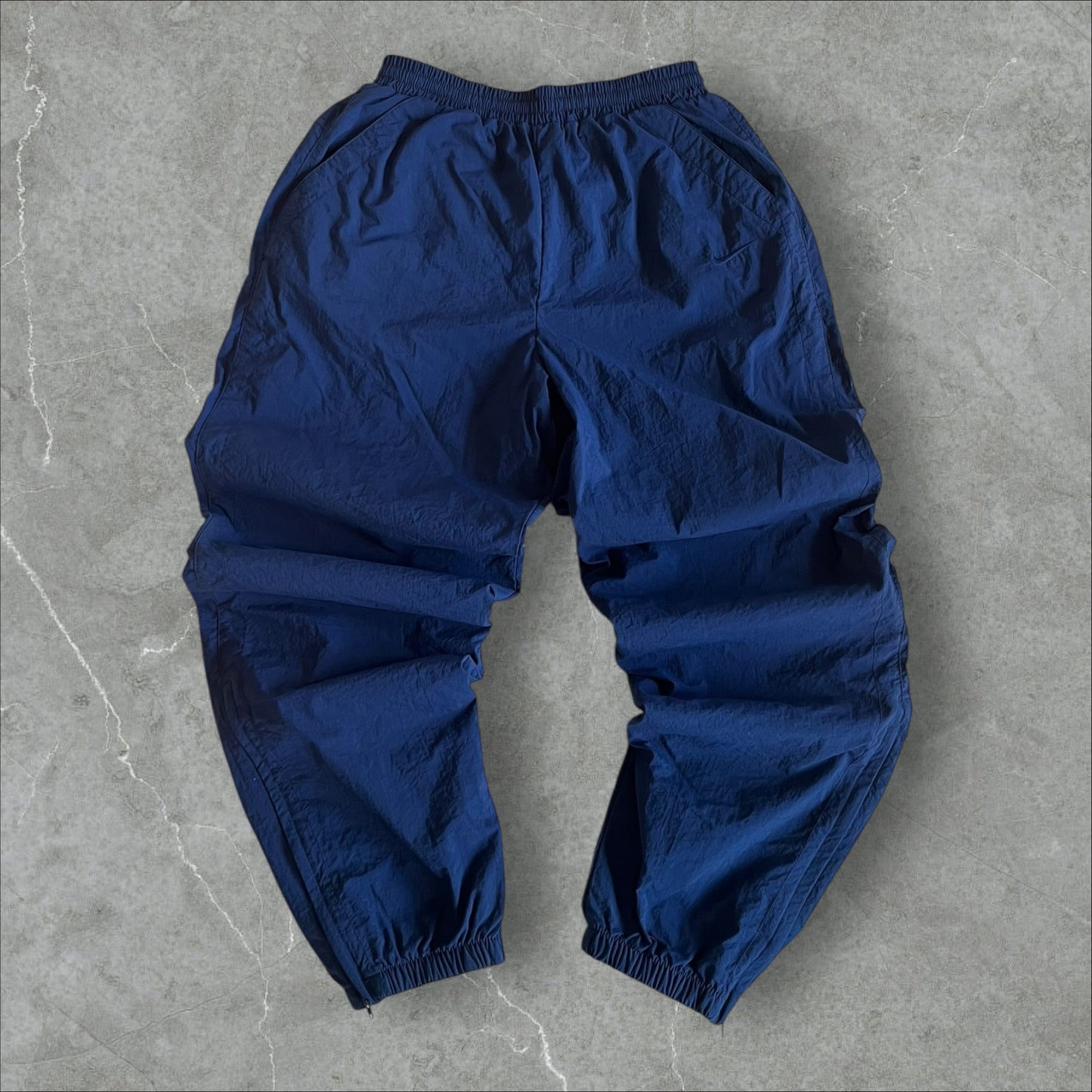 Nike Vintage Nylon Trackpants – Crinkle Look – Navy – ca. 2000 (L)