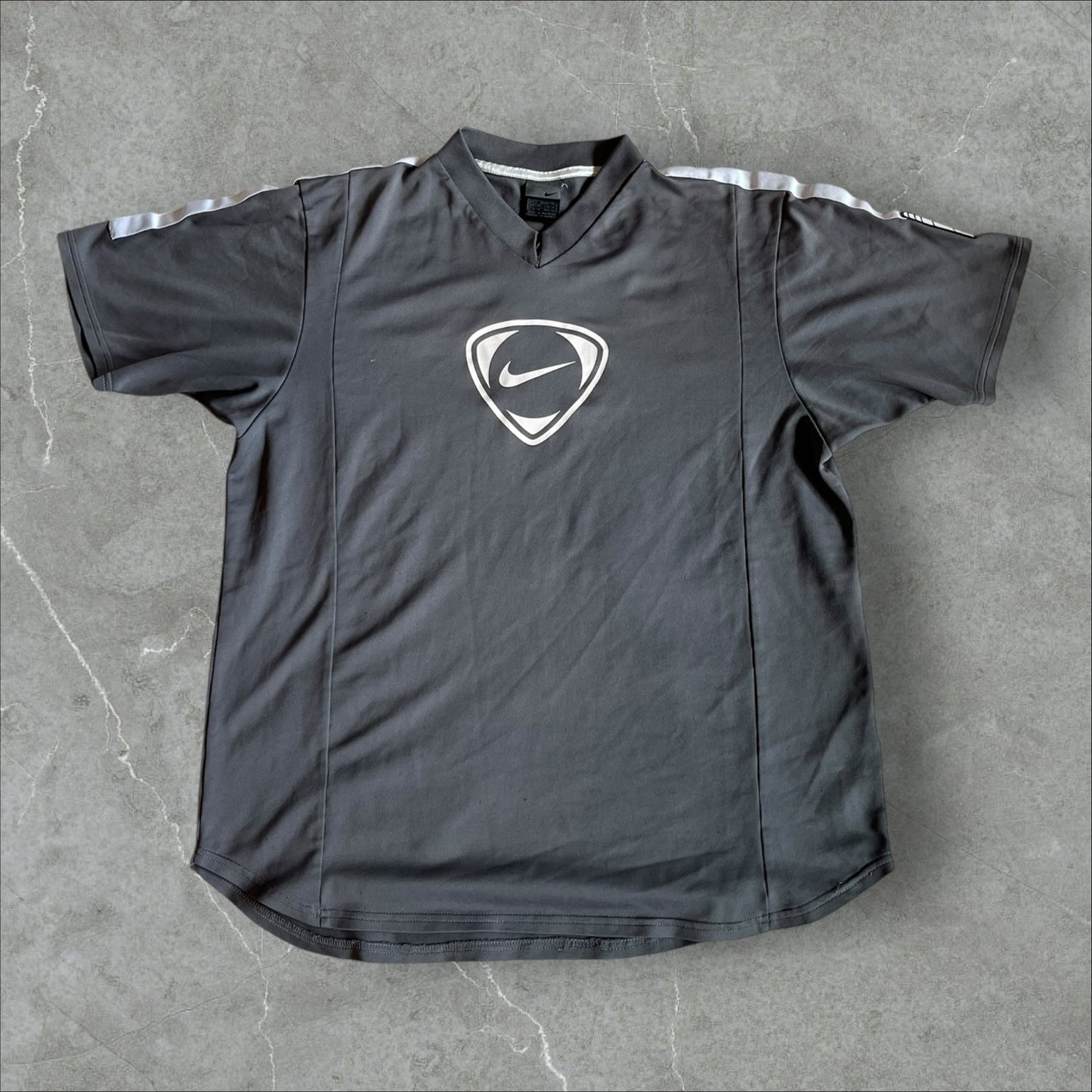 Nike Team Shield Jersey Shirt (grey) — 2002–2005 (L)