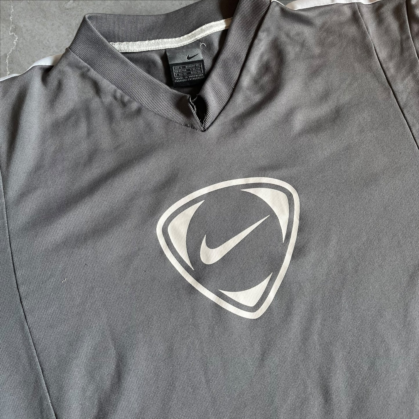 Nike Team Shield Jersey Shirt (grey) — 2002–2005 (L)